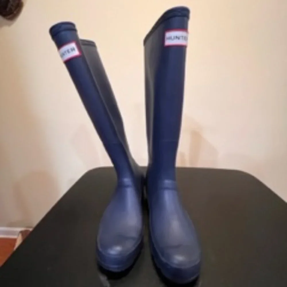 Hunter size 6 blue tall rain boots